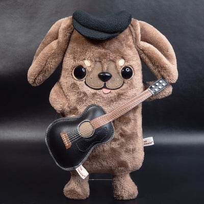 Doggo Show 2022 - Flat Bonnie - "Guitar Doggo"