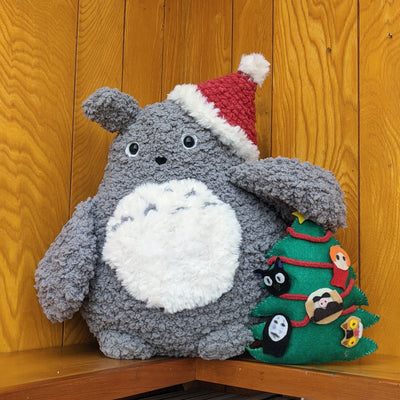 Totoro Show 2022 - Hooked Hands - "Santa Totoro"