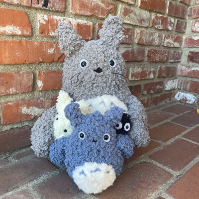 Totoro Show 7 - Hooked Hands - “La Familia”